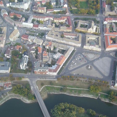 Hotel Főtér Panzió à Baja Extérieur photo