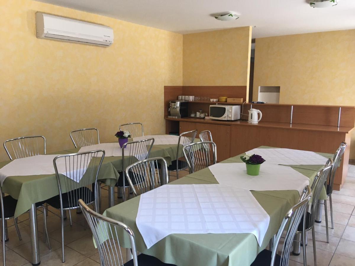 Hotel Főtér Panzió à Baja Extérieur photo