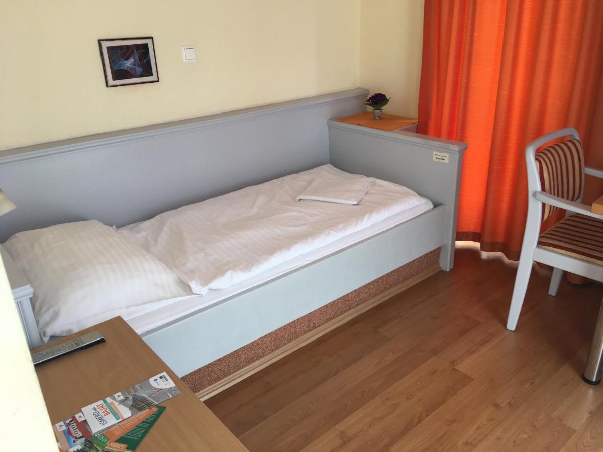 Hotel Főtér Panzió à Baja Extérieur photo