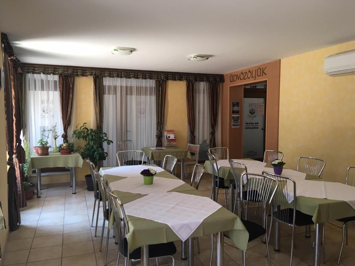 Hotel Főtér Panzió à Baja Extérieur photo