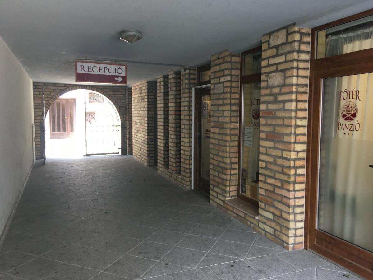 Hotel Főtér Panzió à Baja Extérieur photo