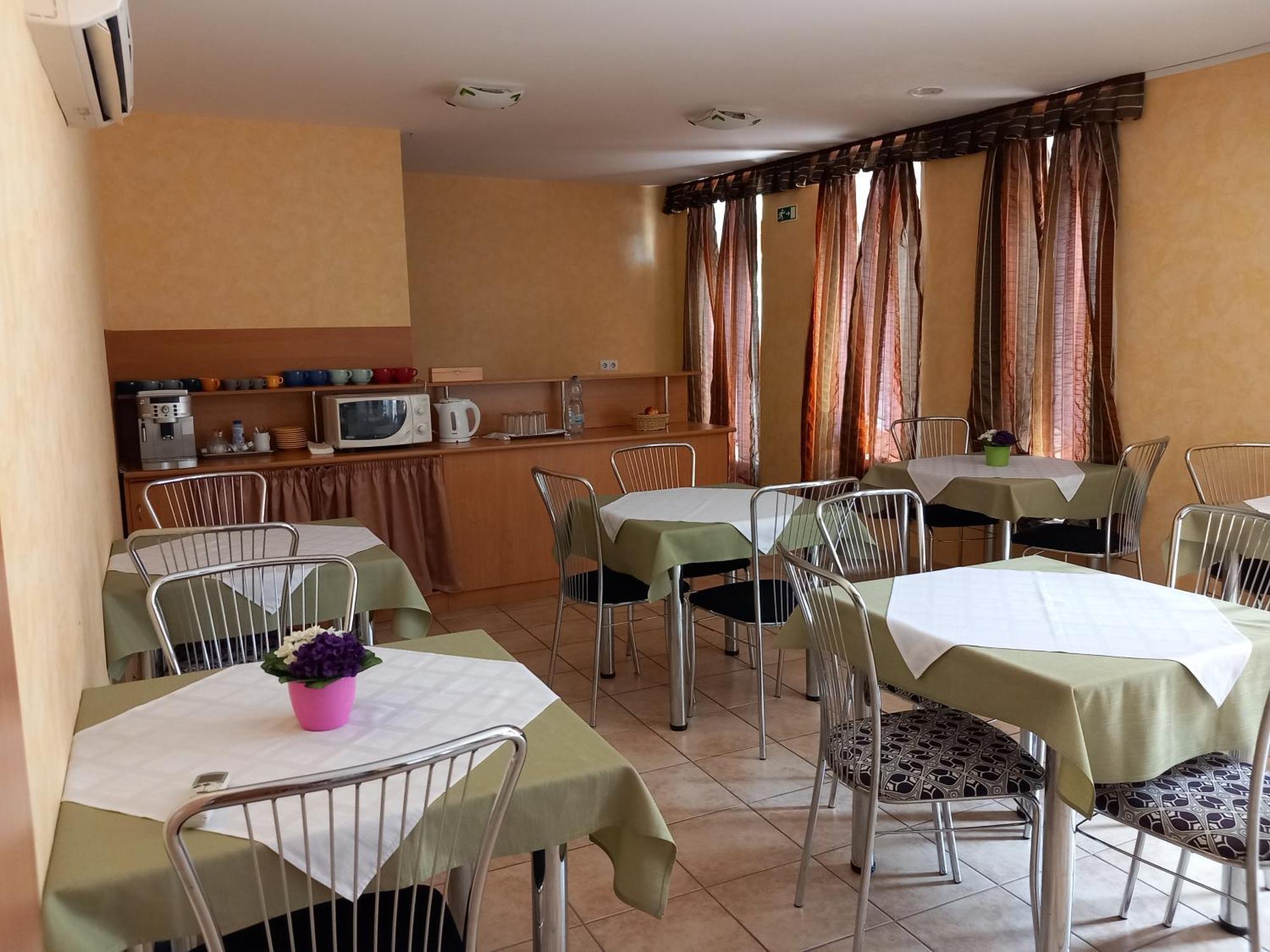 Hotel Főtér Panzió à Baja Extérieur photo