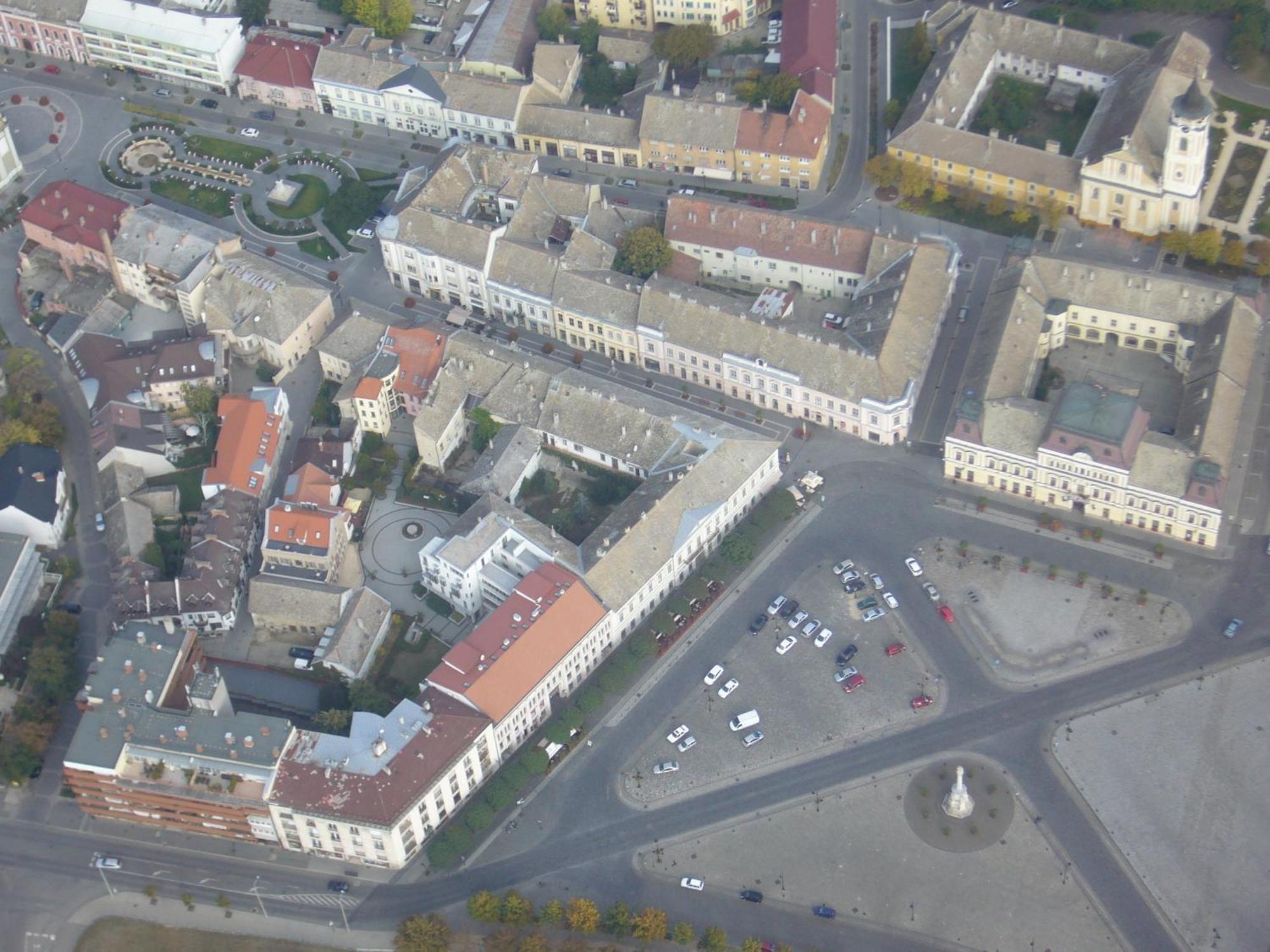 Hotel Főtér Panzió à Baja Extérieur photo